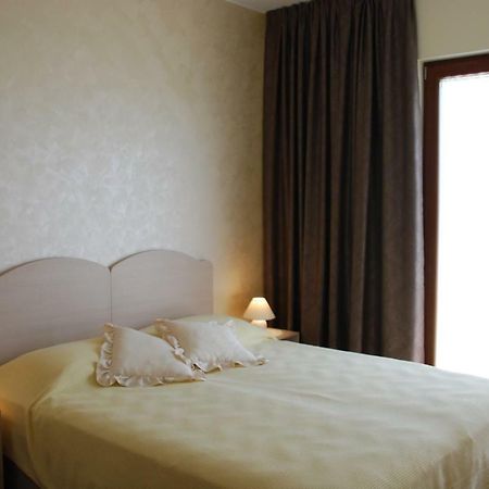Rooms Edda Savudrija Eksteriør billede