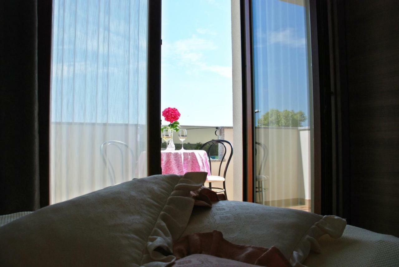 Rooms Edda Savudrija Eksteriør billede