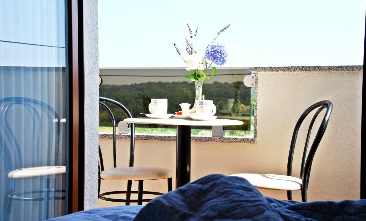 Rooms Edda Savudrija Eksteriør billede